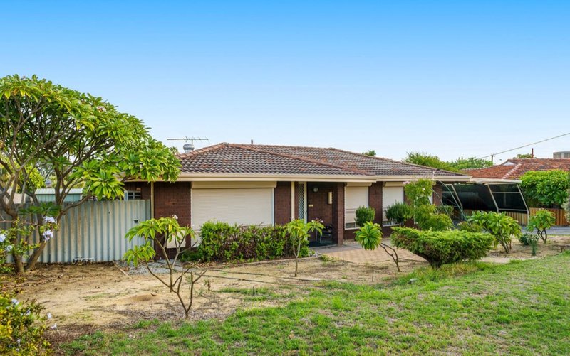 Photo - 22 Burgland Drive, Girrawheen WA 6064 - Image 19