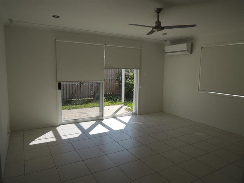 Photo - 2/2 Burleigh Court, Blacks Beach QLD 4740 - Image 4