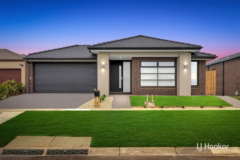 22 Burnett Way, Clyde North VIC 3978