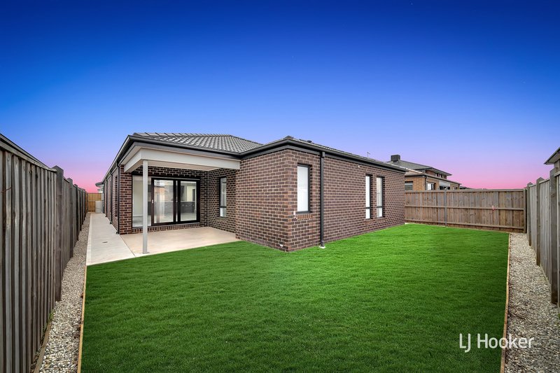 Photo - 22 Burnett Way, Clyde North VIC 3978 - Image 15