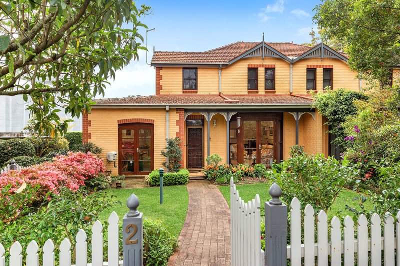 Photo - 2/2 Burns Road, Wahroonga NSW 2076 - Image 1