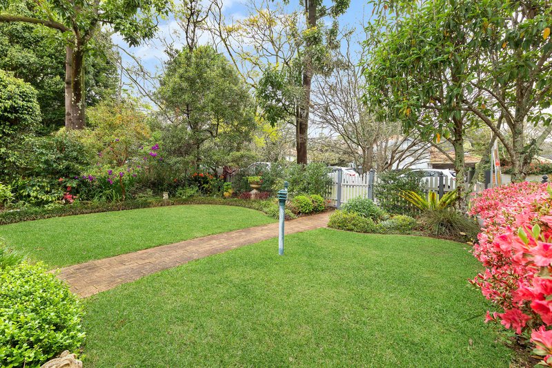 Photo - 2/2 Burns Road, Wahroonga NSW 2076 - Image 9