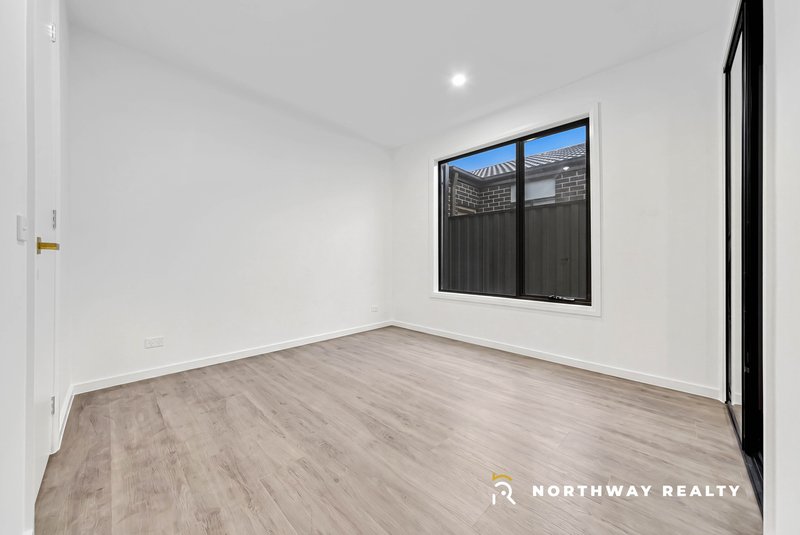 Photo - 22 Cabbage Street, Mickleham VIC 3064 - Image 13