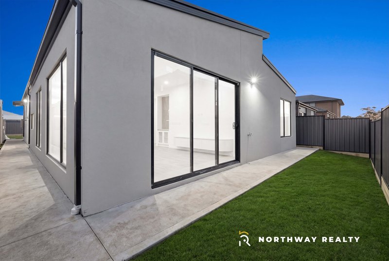 Photo - 22 Cabbage Street, Mickleham VIC 3064 - Image 16