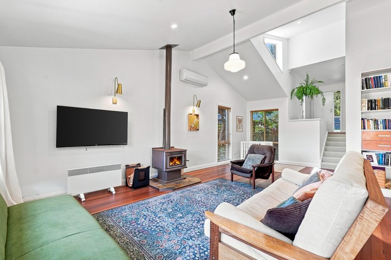 Photo - 22 Cabbage Tree Avenue, Avoca Beach NSW 2251 - Image 1