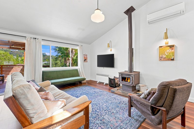 Photo - 22 Cabbage Tree Avenue, Avoca Beach NSW 2251 - Image 6