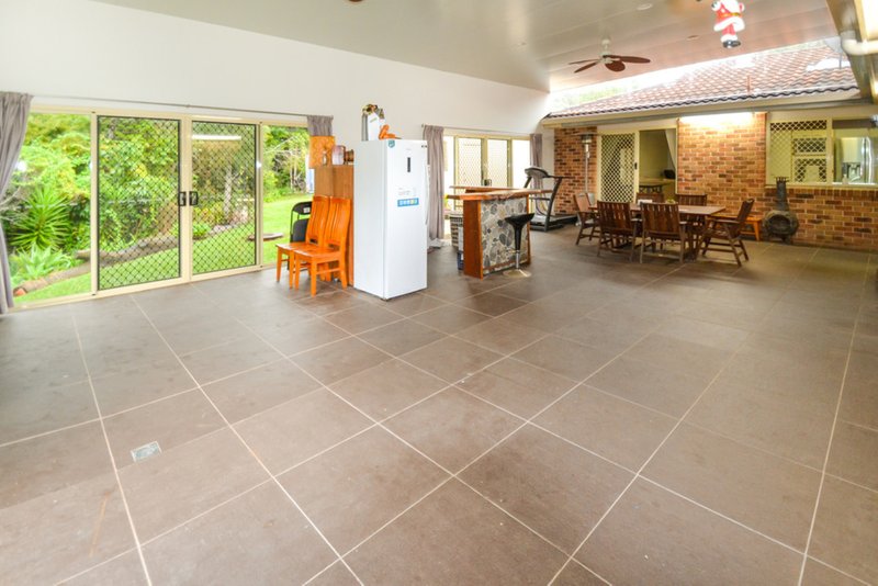 Photo - 22 Calderwood Road, Landsborough QLD 4550 - Image 6