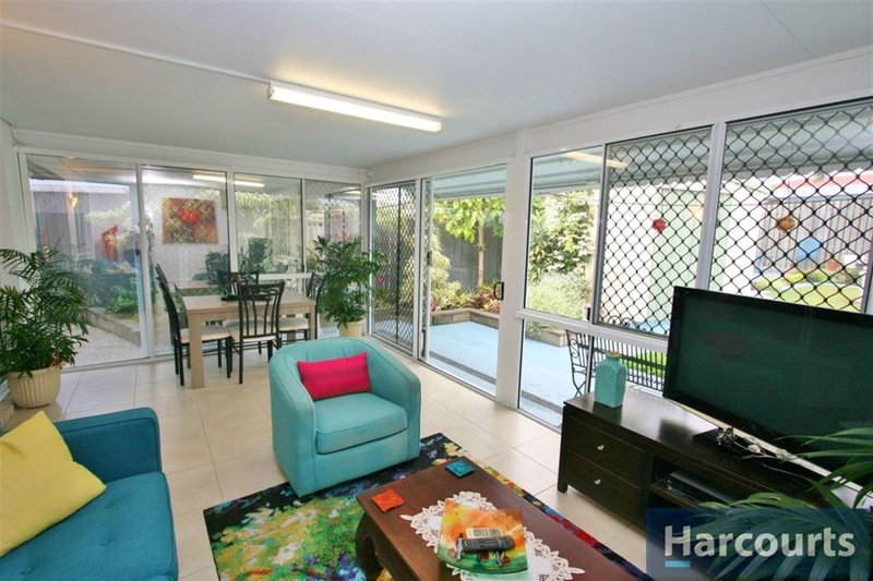 Photo - 2/2 Calm Court, Bongaree QLD 4507 - Image 3