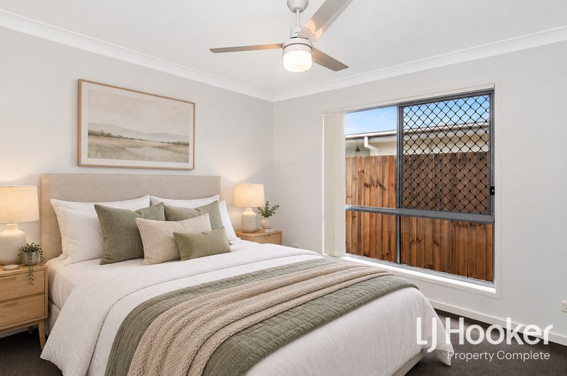 Photo - 22 Cambridge Circuit, Yarrabilba QLD 4207 - Image 7