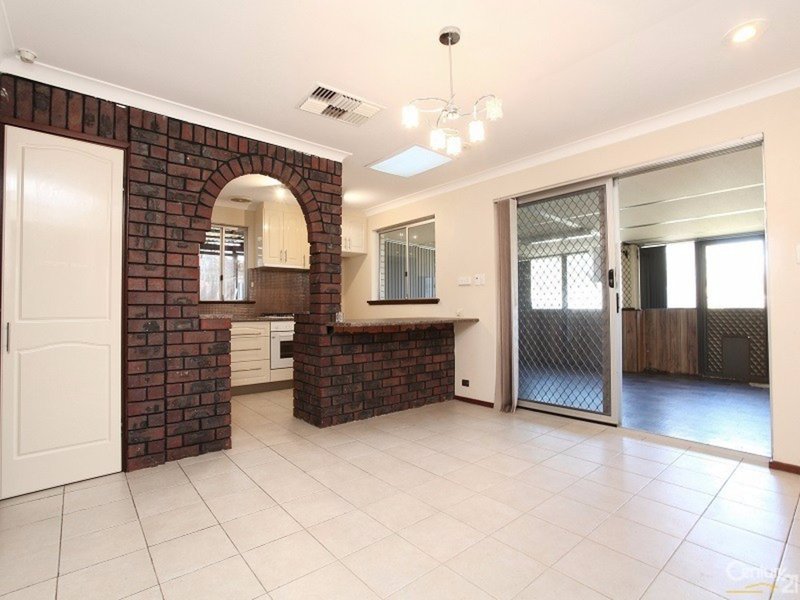 22 Cambridge Crescent, Cooloongup WA 6168