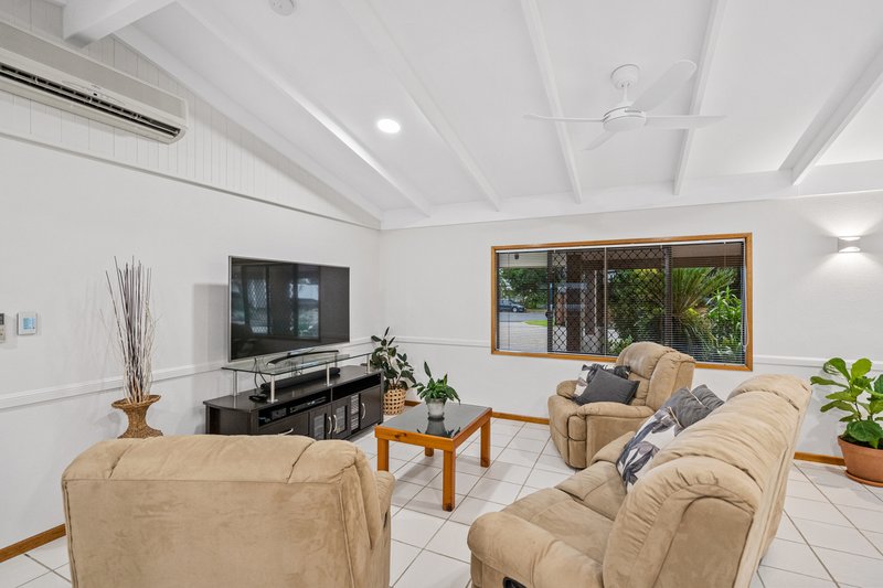 Photo - 22 Cameron Close, Smithfield QLD 4878 - Image 8