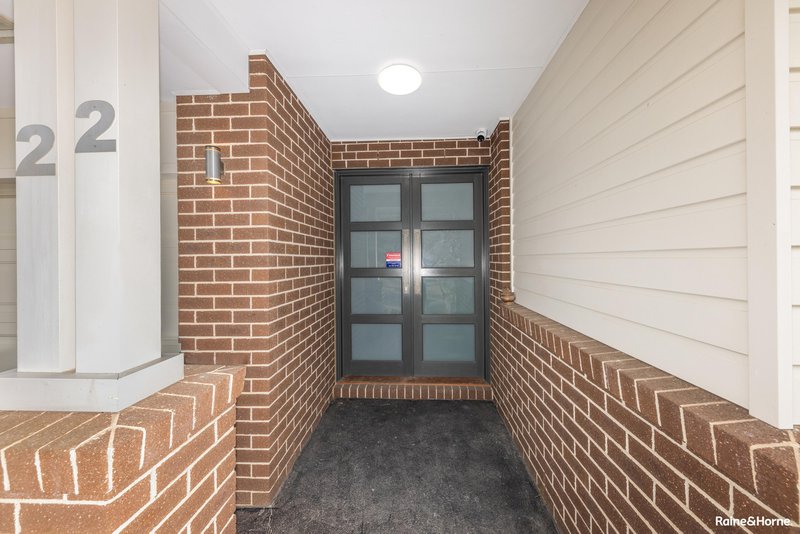 Photo - 22 Cannington Grove, Sunbury VIC 3429 - Image 2