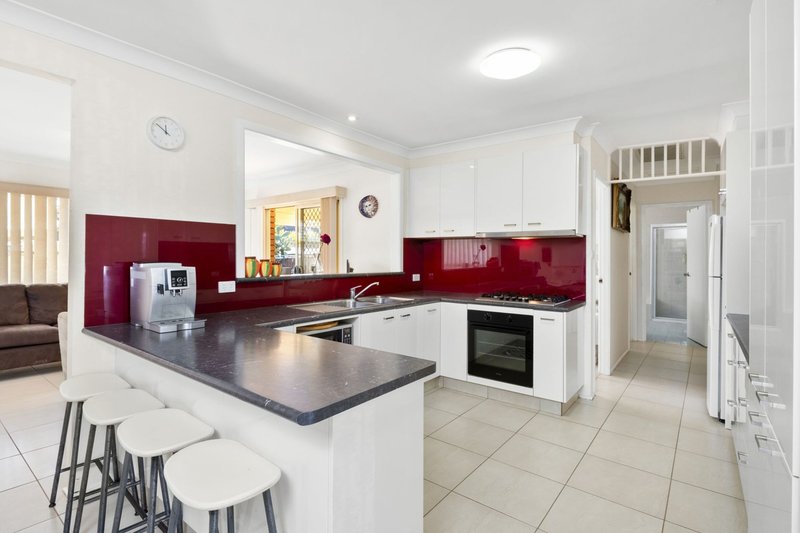 Photo - 22 Captain Cook Crescent, Long Jetty NSW 2261 - Image 4