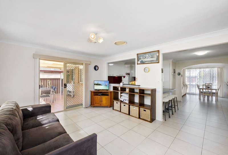 Photo - 22 Captain Cook Crescent, Long Jetty NSW 2261 - Image 5