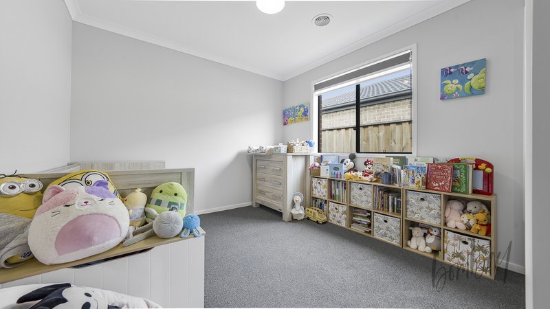 Photo - 22 Cardigan Street, Donnybrook VIC 3064 - Image 10