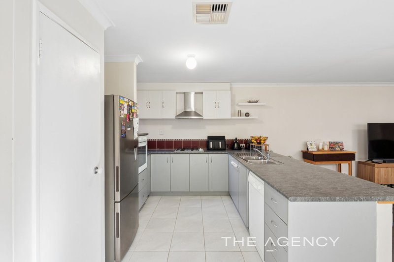 Photo - 22 Cardowan Drive, Ellenbrook WA 6069 - Image 4