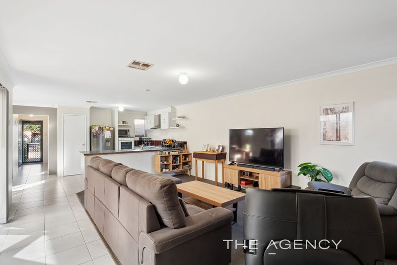 Photo - 22 Cardowan Drive, Ellenbrook WA 6069 - Image 9