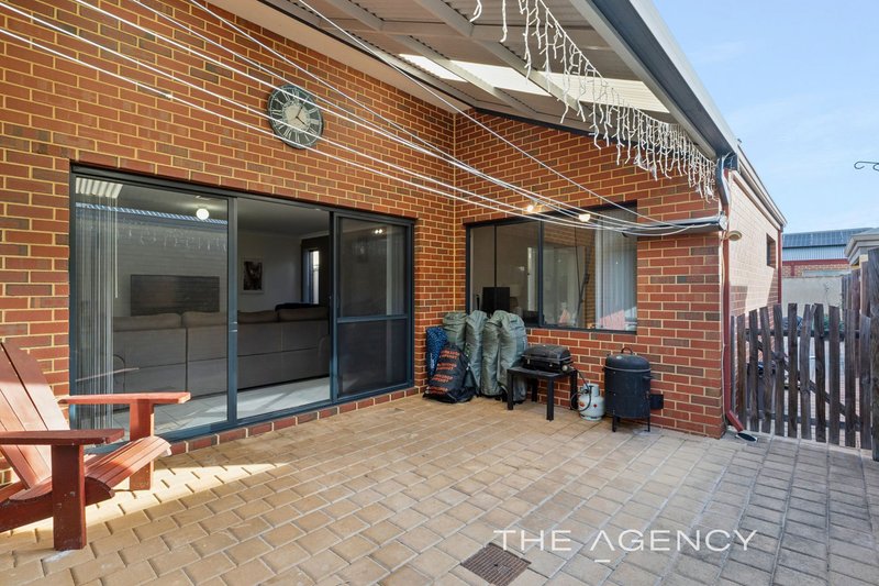 Photo - 22 Cardowan Drive, Ellenbrook WA 6069 - Image 11