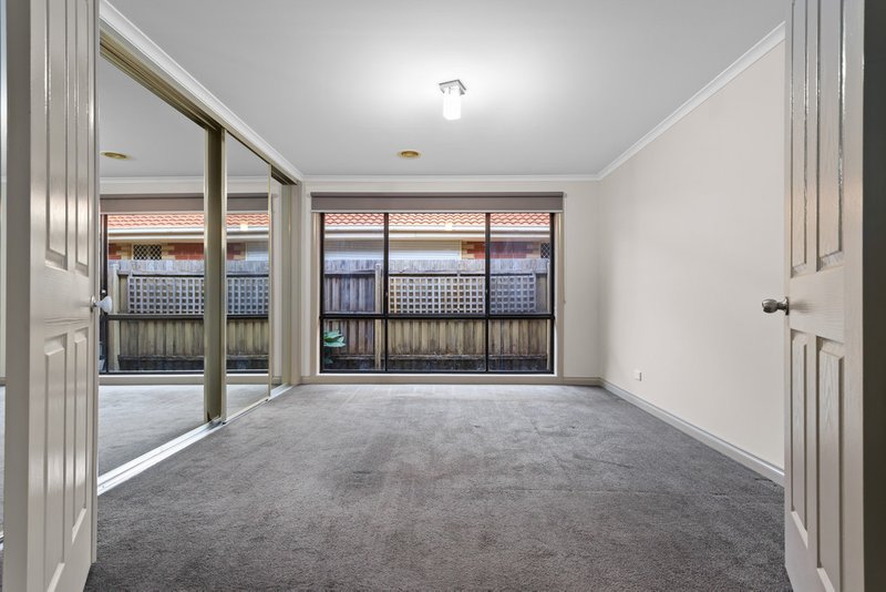 Photo - 22 Carroll Crescent, Mill Park VIC 3082 - Image 7