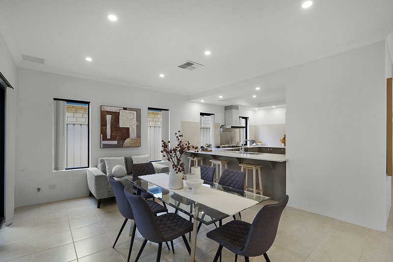 Photo - 22 Casals Vista, Stirling WA 6021 - Image 11