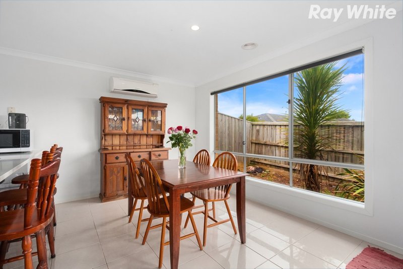 Photo - 22 Cascade Way, Pakenham VIC 3810 - Image 8