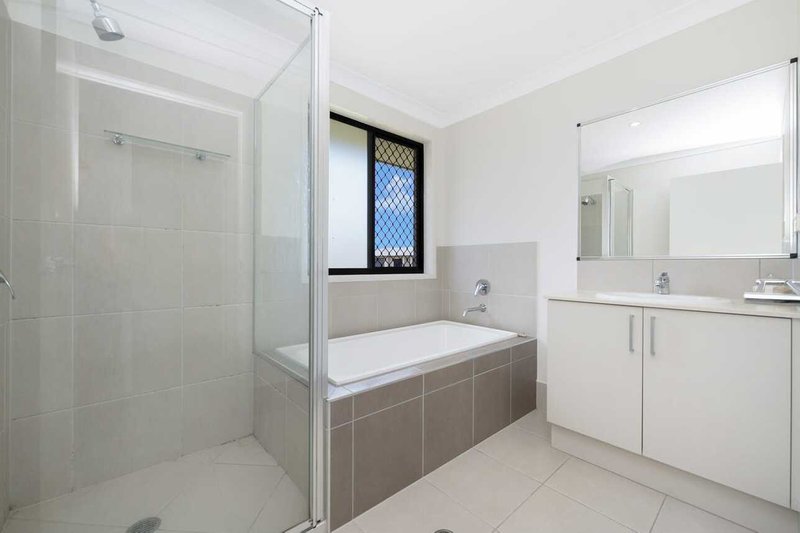 Photo - 2/2 Cassinia Street, Mount Low QLD 4818 - Image 4