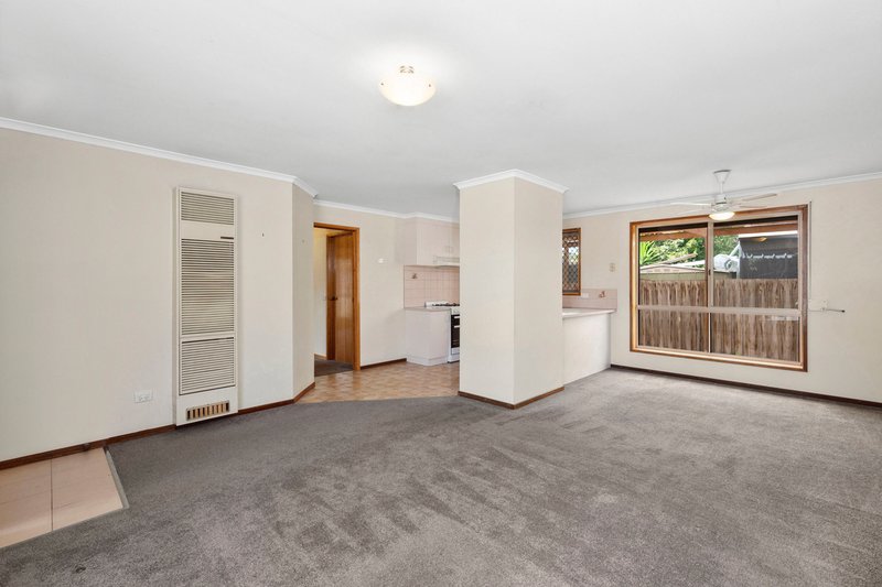 Photo - 2/2 Castlemaine Court, Corio VIC 3214 - Image 3