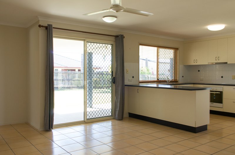 Photo - 22 Centennial Drive, Glenella QLD 4740 - Image 7