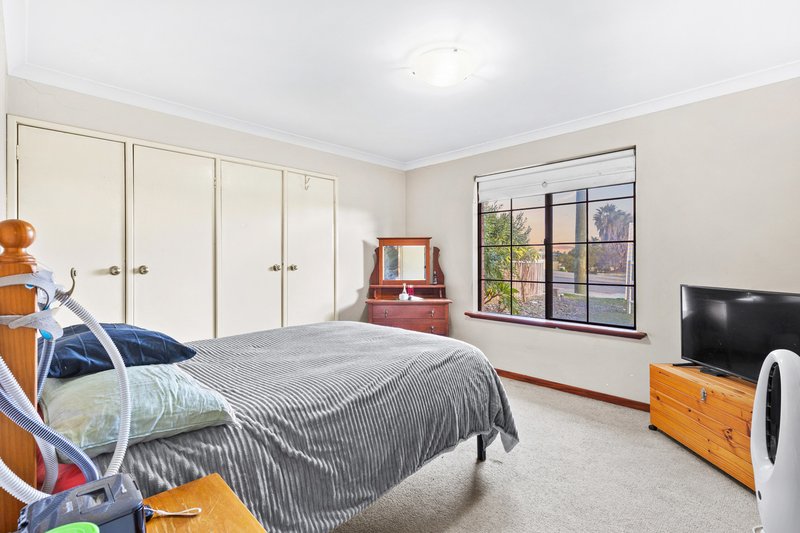 Photo - 22 Challenger Avenue, Parmelia WA 6167 - Image 10