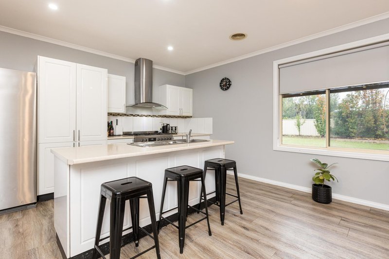 Photo - 22 Chardonnay Drive, Mildura VIC 3500 - Image 8