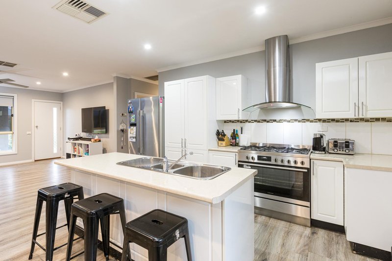 Photo - 22 Chardonnay Drive, Mildura VIC 3500 - Image 9