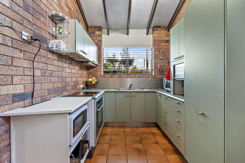 Photo - 22 Chaucer Parade, Strathpine QLD 4500 - Image 10