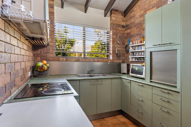 Photo - 22 Chaucer Parade, Strathpine QLD 4500 - Image 11