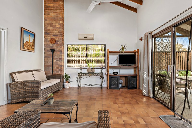 Photo - 22 Chaucer Parade, Strathpine QLD 4500 - Image 13
