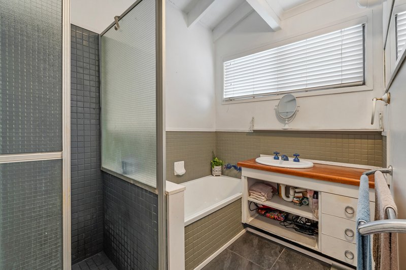 Photo - 22 Chaucer Parade, Strathpine QLD 4500 - Image 15
