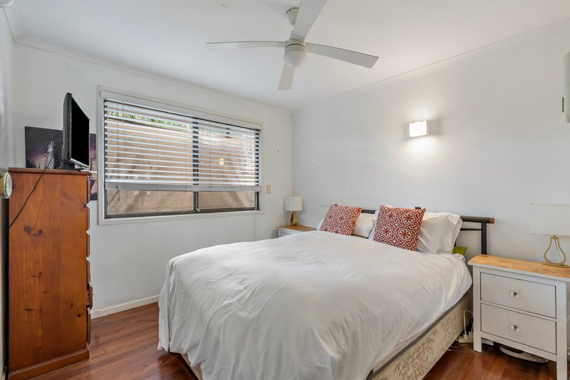 Photo - 22 Chaucer Parade, Strathpine QLD 4500 - Image 16