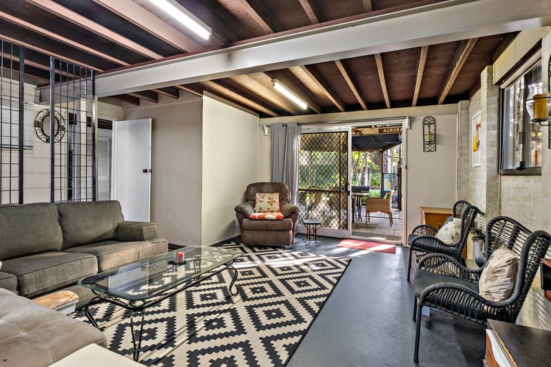Photo - 22 Chaucer Parade, Strathpine QLD 4500 - Image 18