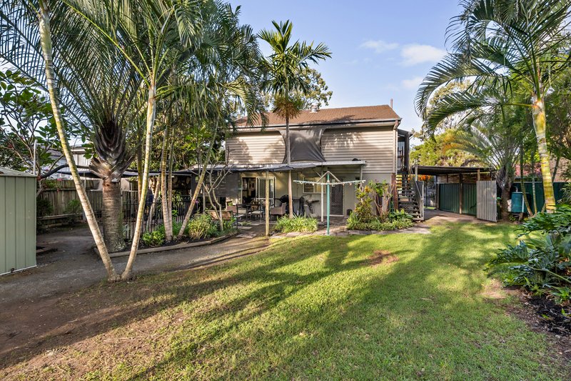 Photo - 22 Chaucer Parade, Strathpine QLD 4500 - Image 24