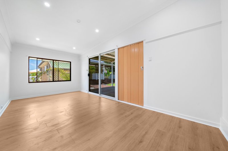 Photo - 22 Chesney Street, Carina QLD 4152 - Image 17