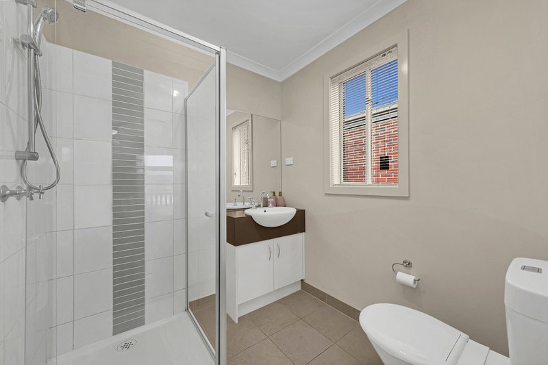 Photo - 22 Chettam Street, Epping VIC 3076 - Image 11