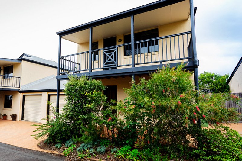 Photo - 2/2 Chilcote Street, Mount Lofty QLD 4350 - Image 7