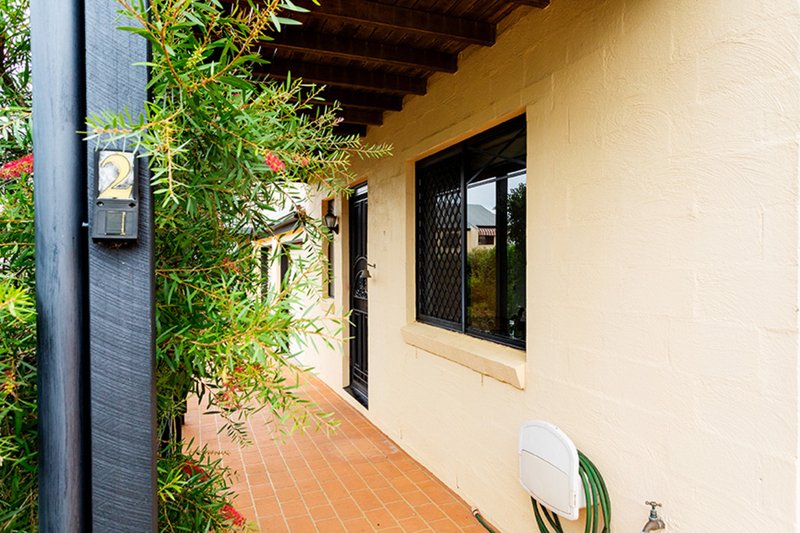 Photo - 2/2 Chilcote Street, Mount Lofty QLD 4350 - Image 9