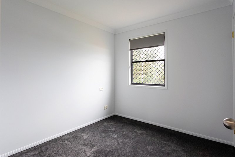 Photo - 2/2 Chilcote Street, Mount Lofty QLD 4350 - Image 16