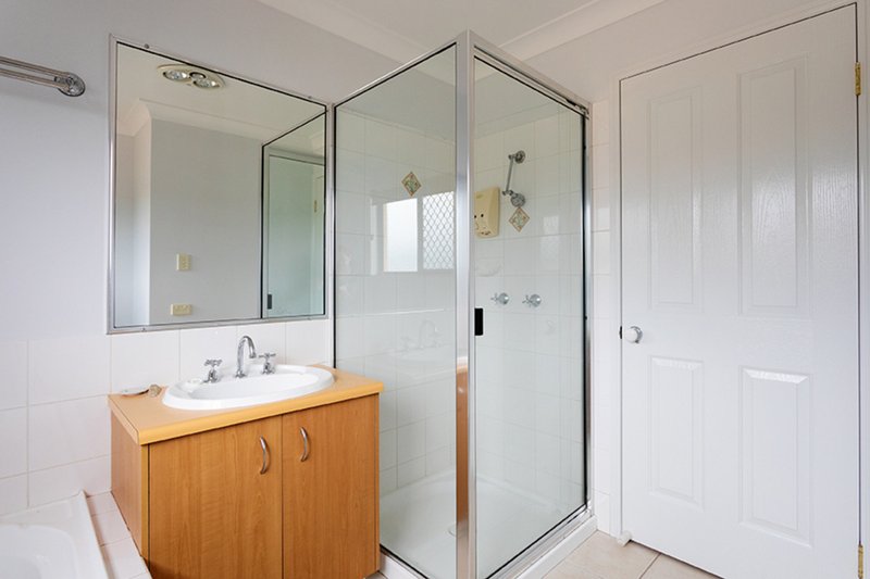 Photo - 2/2 Chilcote Street, Mount Lofty QLD 4350 - Image 20