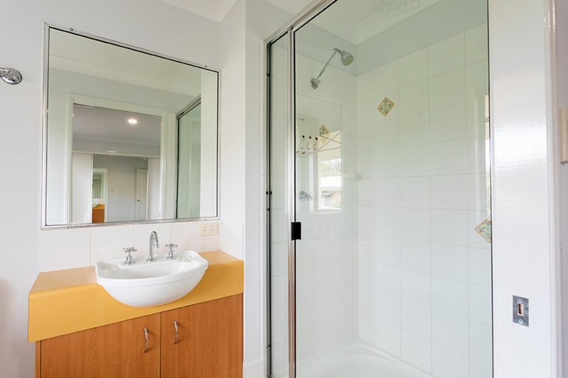 Photo - 2/2 Chilcote Street, Mount Lofty QLD 4350 - Image 23