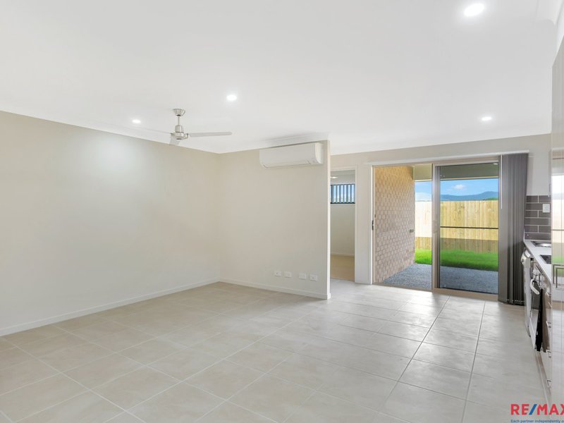 Photo - 2/2 Chisolm Way, Pimpama QLD 4209 - Image 2