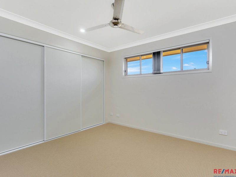 Photo - 2/2 Chisolm Way, Pimpama QLD 4209 - Image 5