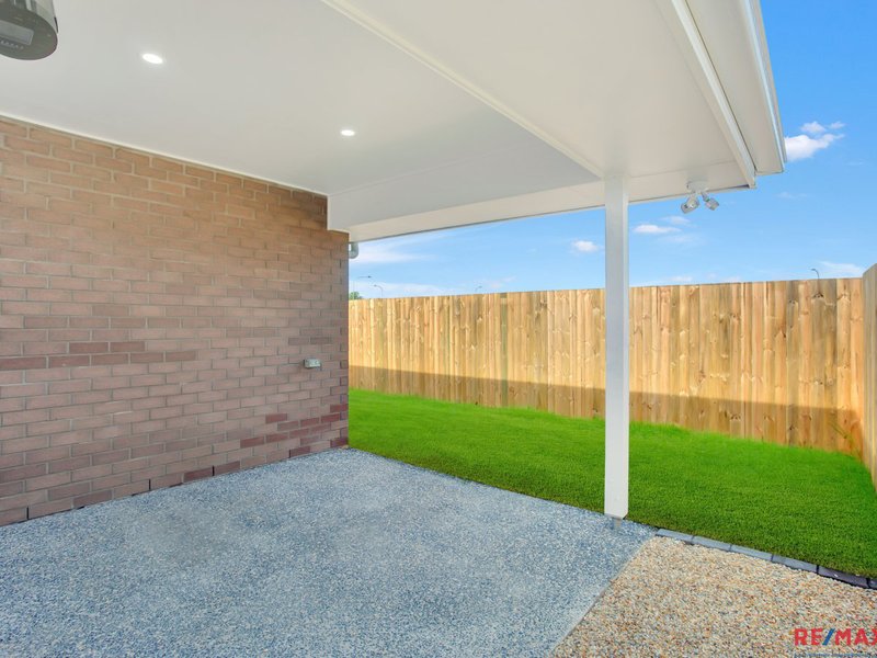 Photo - 2/2 Chisolm Way, Pimpama QLD 4209 - Image 8