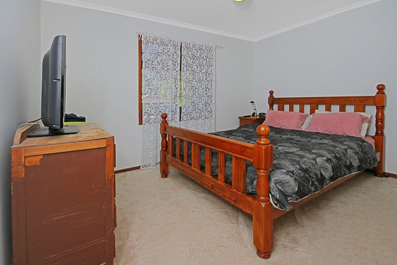 Photo - 22 Christopher Crescent, Batehaven NSW 2536 - Image 4