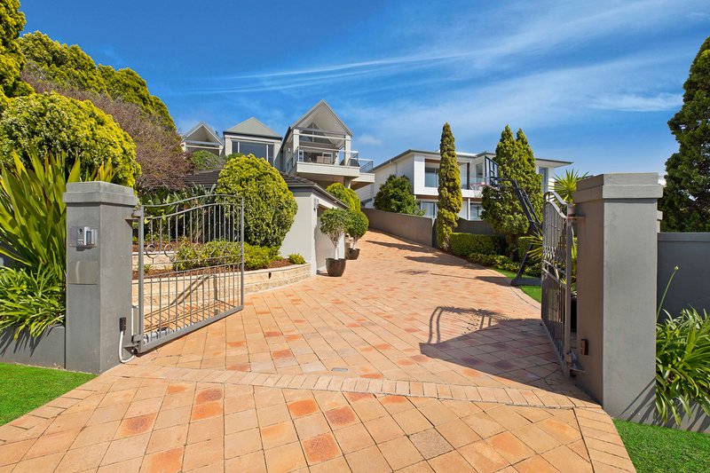 Photo - 22 Clairvoux Road, Wamberal NSW 2260 - Image 2